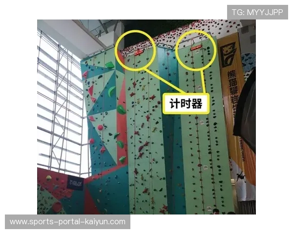 成都都市攀岩节火爆开启 商场岩壁单日参与人数超三千人次